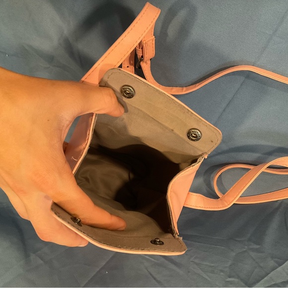 Strawberry Milk, cross body bag - Picture 3 of 3